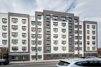 12911 Jamaica Ave in Richmond Hill, NY - Building Photo - Building Photo