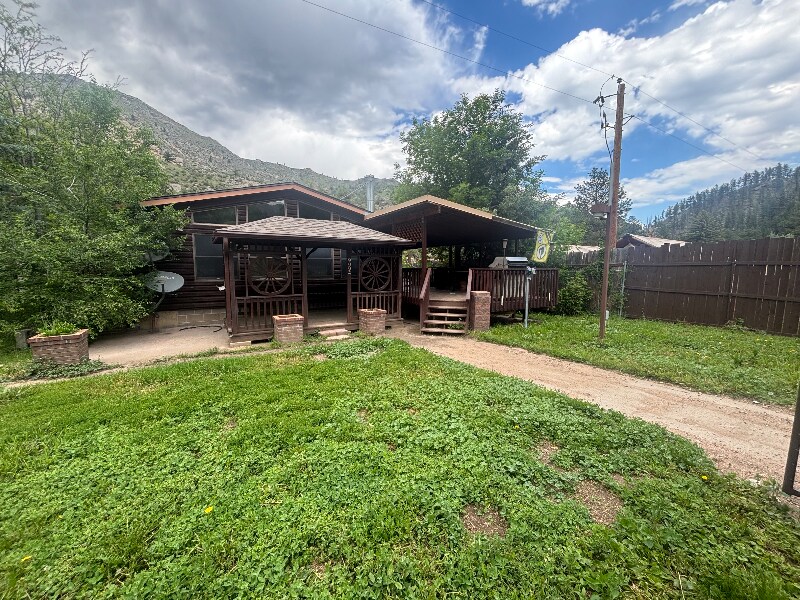 9994 Highway 14 in Bellvue, CO - Building Photo