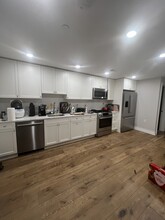 18 Mount Hood Rd, Unit 1 in Boston, MA - Foto de edificio - Building Photo