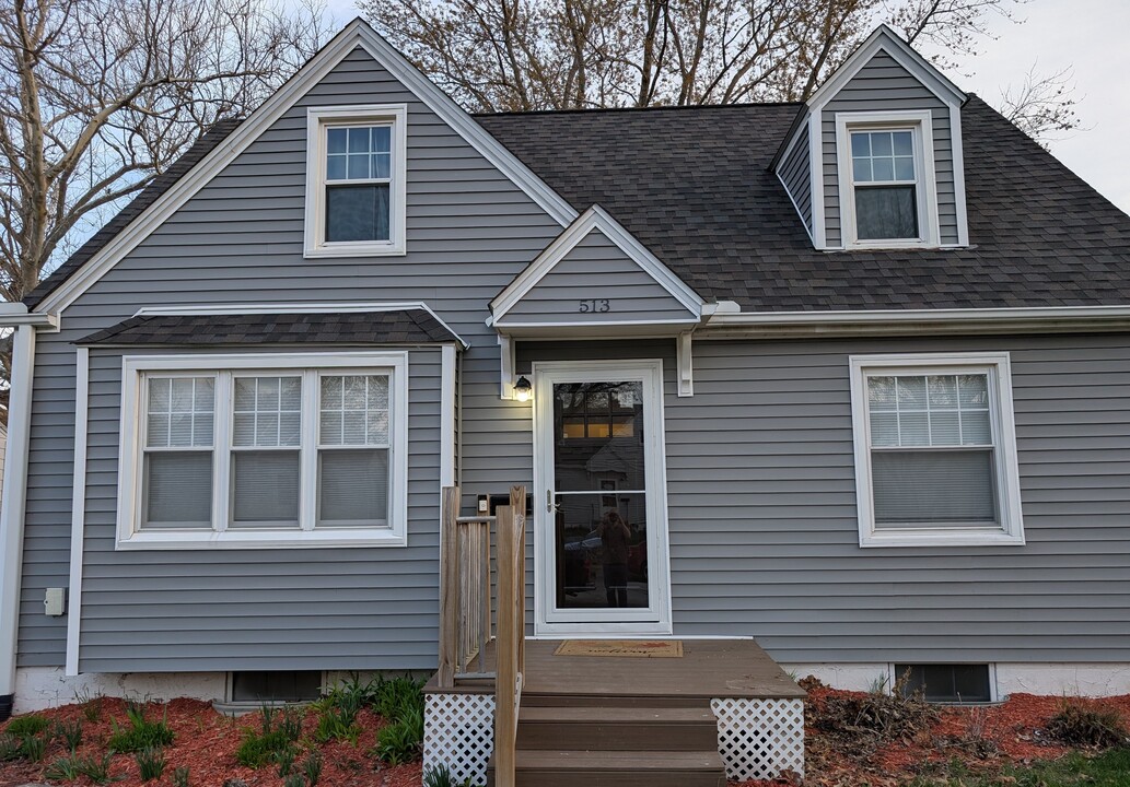 513 W 29th St in Davenport, IA - Foto de edificio