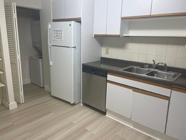 1265 Beacon St in Brookline, MA - Building Photo - Building Photo