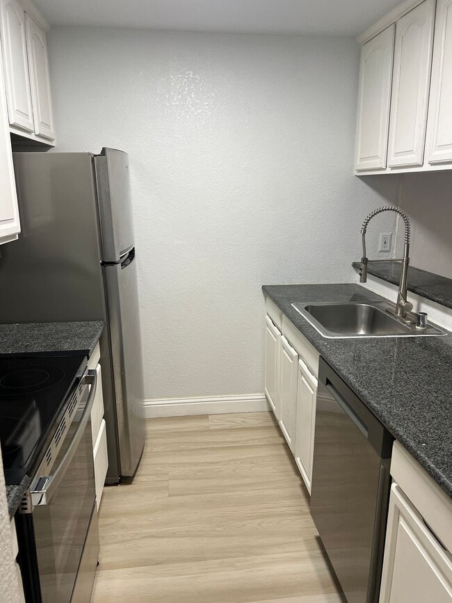 260 Industrial Pkwy in Hayward, CA - Building Photo - Building Photo