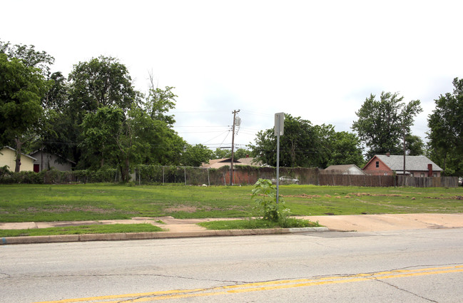 2618 E 6th St in Tulsa, OK - Building Photo - Building Photo