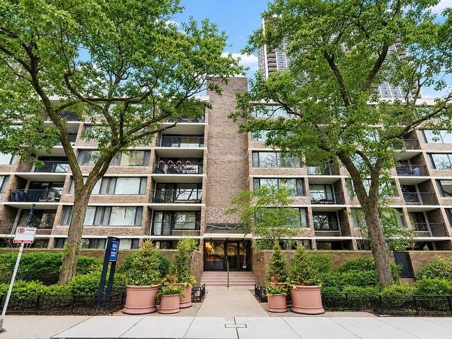 property at 1555 N Sandburg Terrace