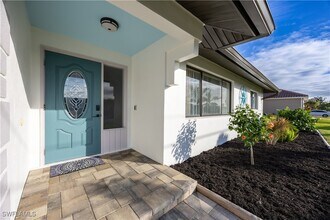 4125 SW 5th Pl in Cape Coral, FL - Foto de edificio - Building Photo