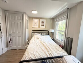 14 Derne St, Unit 302 in Boston, MA - Foto de edificio - Building Photo