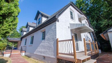 909 S McLean Blvd in Memphis, TN - Building Photo - Building Photo