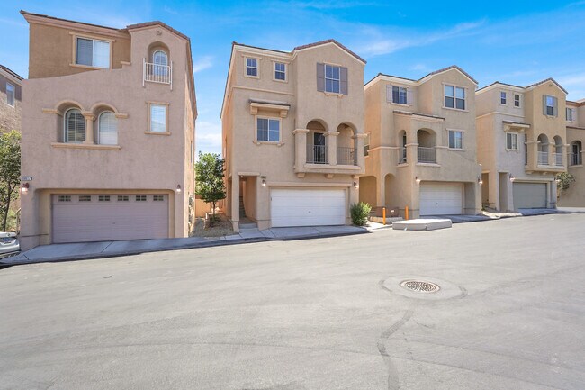 property at 10621 Nevada Falls Ave