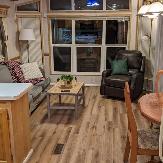 property at 4129 W Pleasant St