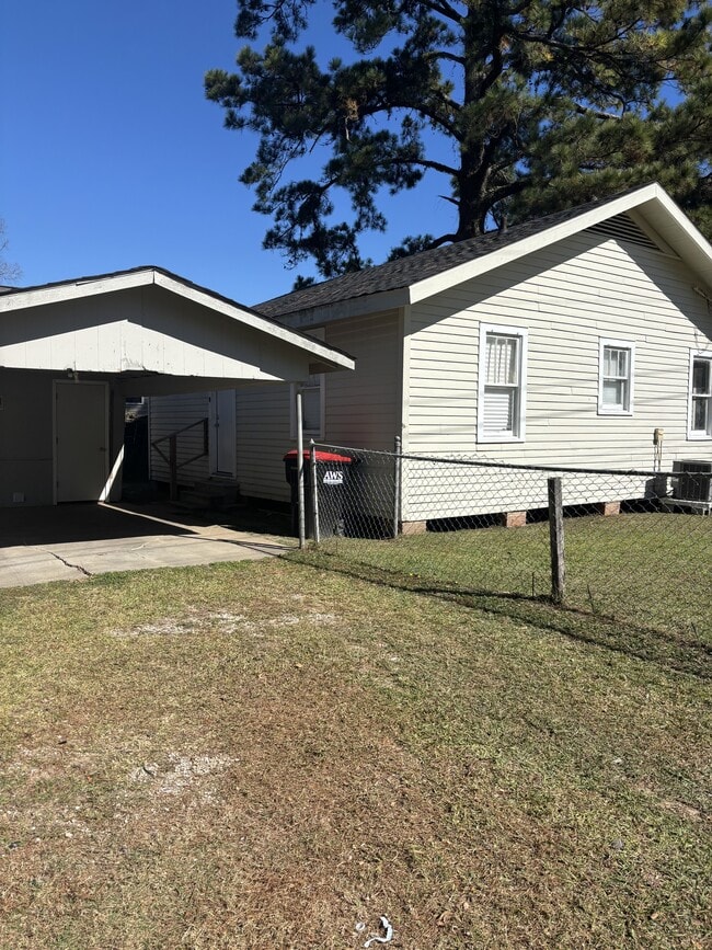 property at 801 N St Antoine St