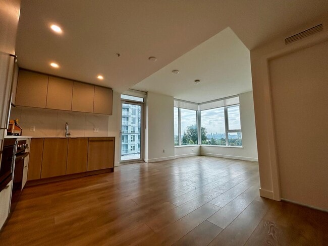 308 Alderson Ave in Coquitlam, BC - Building Photo - Building Photo