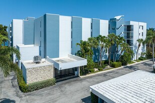 Churchill in Delray Beach, FL - Building Photo