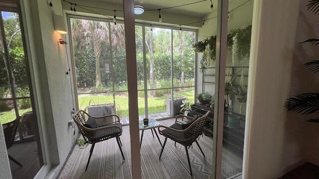 1140 Pioneer Way in Royal Palm Beach, FL - Building Photo - Building Photo