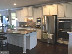 13251 Tivoli Lake Blvd in Silver Spring, MD - Building Photo - Building Photo