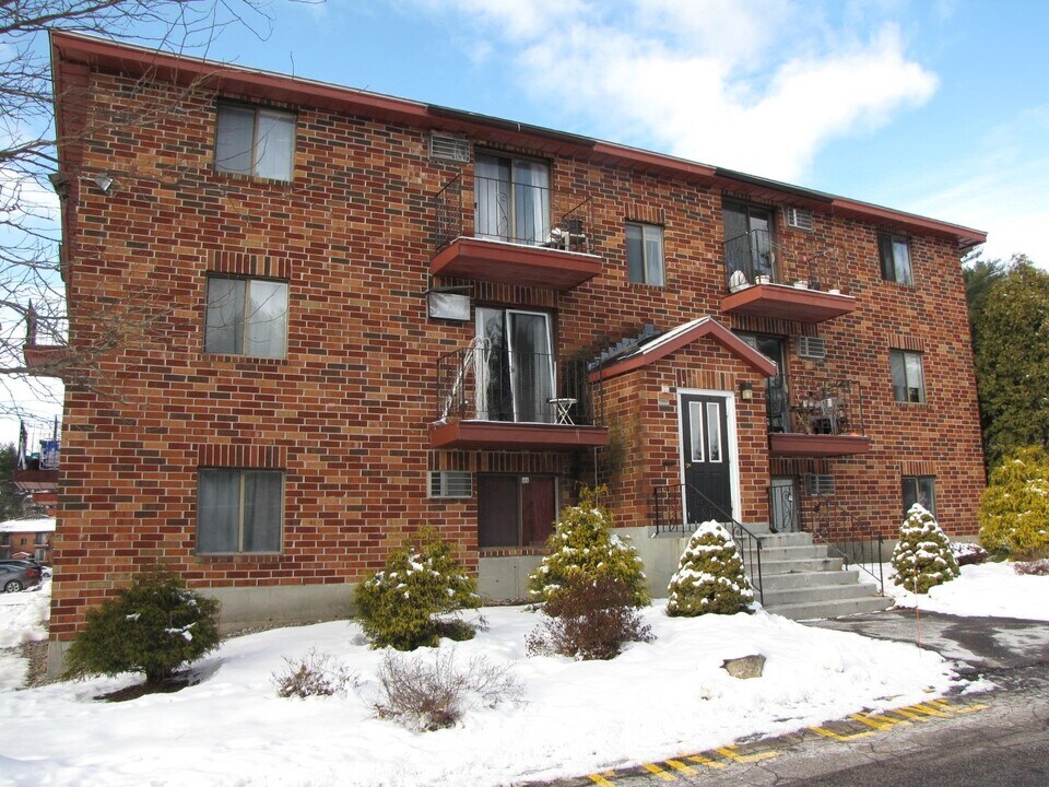 1301 Bodwell Rd in Manchester, NH - Building Photo