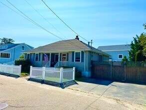 6 Adams St in Hull, MA - Building Photo - Building Photo