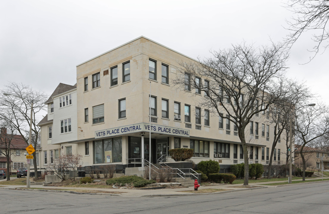 Vets Place Central in Milwaukee, WI - Building Photo