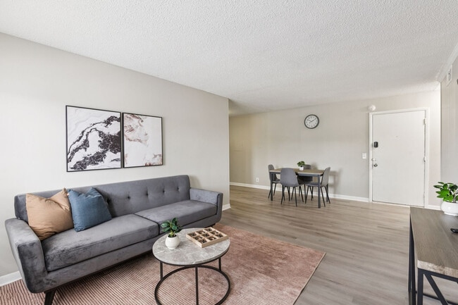 property at 914 Winthorne Dr