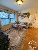 3437 N Lakewood Ave, Unit 1 in Chicago, IL - Building Photo