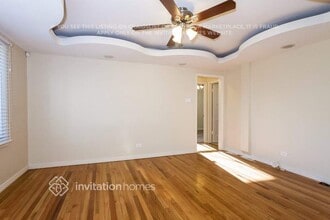 1905 W 49th Ave in Denver, CO - Foto de edificio - Building Photo