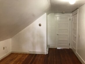 21 Marlborough Rd, Unit A in Waltham, MA - Building Photo - Building Photo