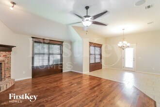 17000 Barcelona Dr in Oklahoma City, OK - Foto de edificio - Building Photo