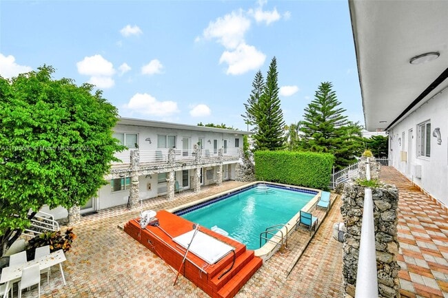 320 85th St in Miami Beach, FL - Building Photo - Building Photo
