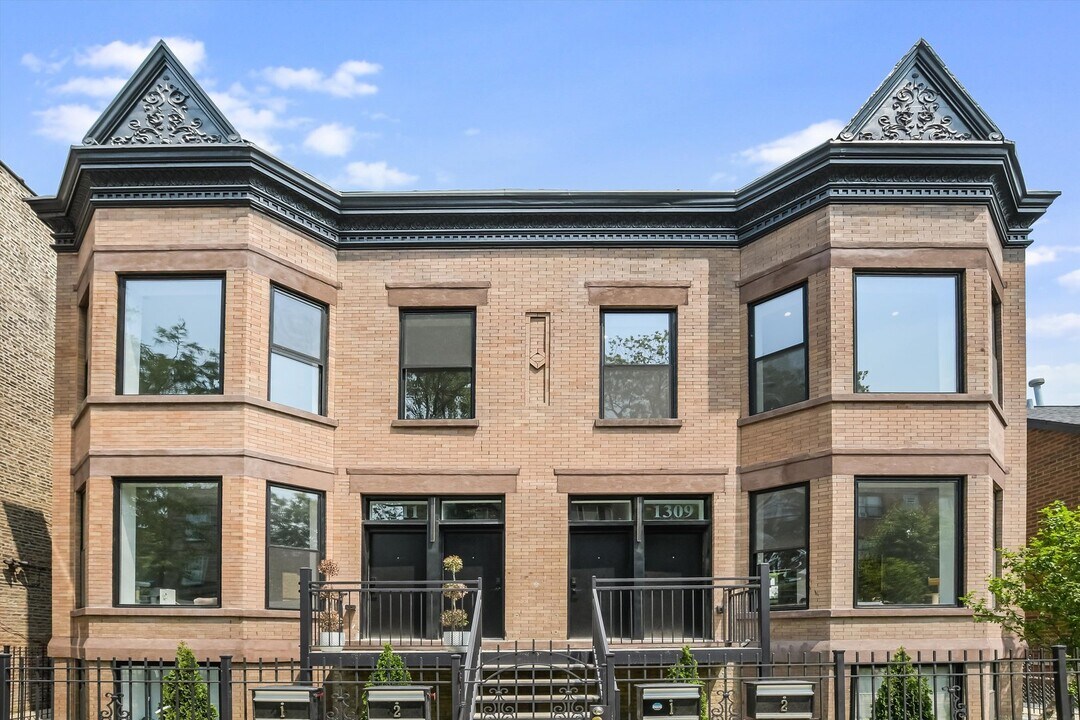 1311 N Rockwell St in Chicago, IL - Building Photo