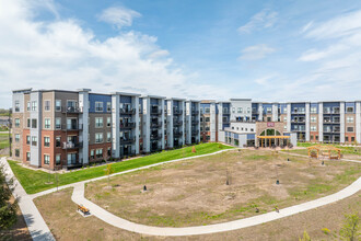 The Meadows Senior Living in Savage, MN - Building Photo - Building Photo