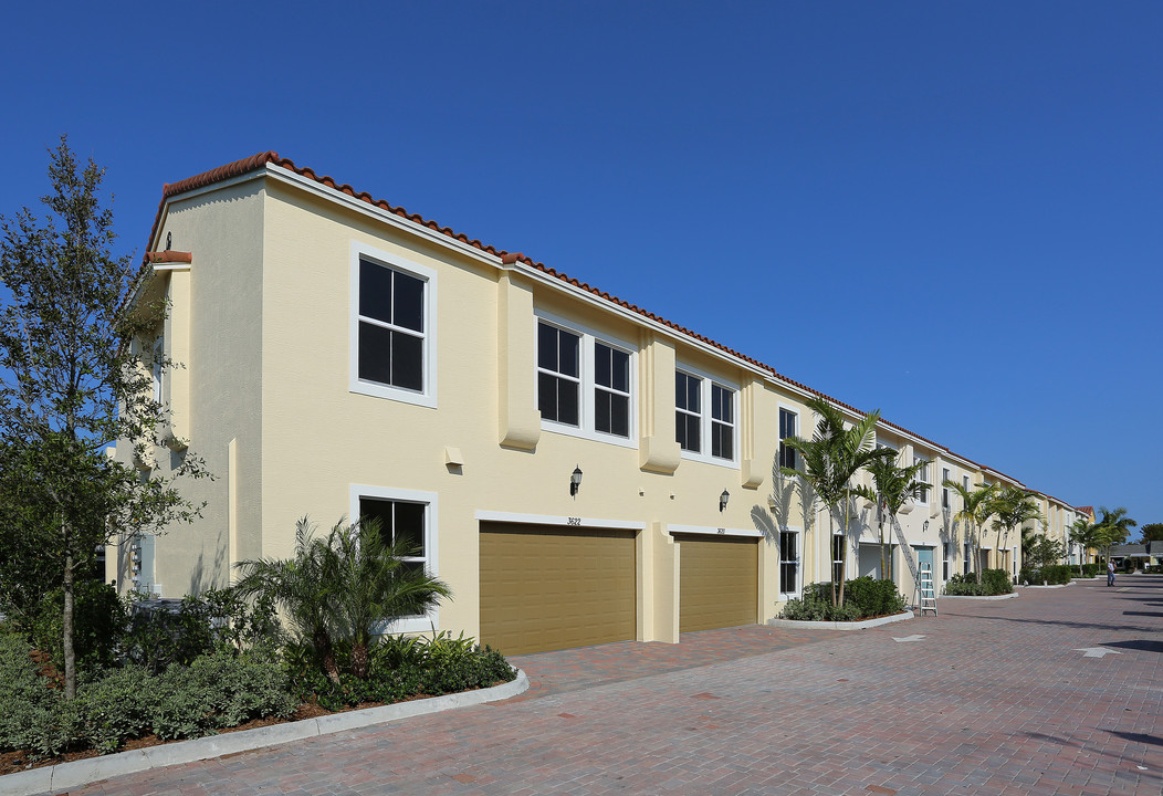 Villas On Antique Row in West Palm Beach, FL - Foto de edificio