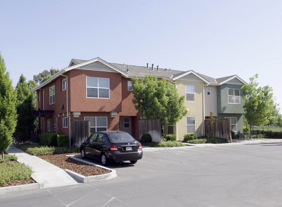 Tremont Green Apartments in Davis, CA - Building Photo