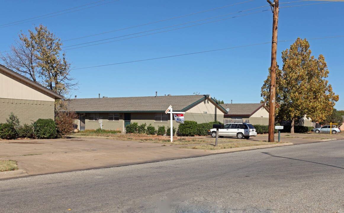 74th & Ave. W Duplexes in Lubbock, TX - Building Photo