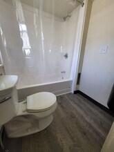 1133 Day St in Green Bay, WI - Foto de edificio - Building Photo