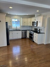 70 Suters Ln in Wayne, NJ - Building Photo - Building Photo