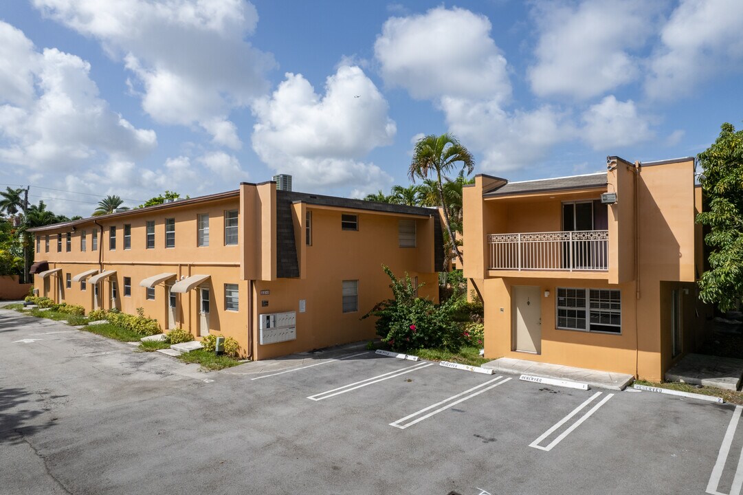 Brickell Villas in Miami, FL - Building Photo