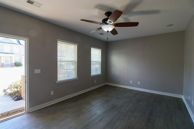 215 Favorite Dr in Lexington, SC - Building Photo - Building Photo