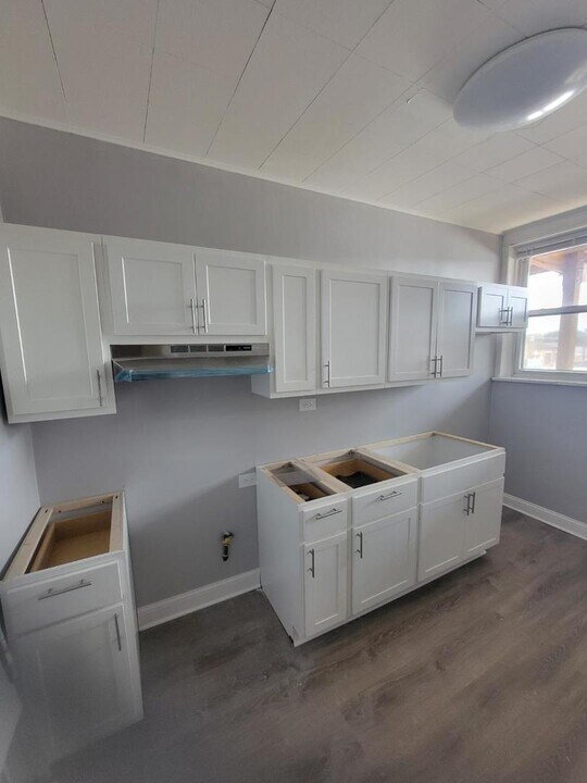 5355 W Lawrence Ave in Chicago, IL - Building Photo