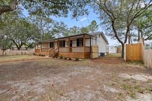 5968 Capitol Dr in Gulf Breeze, FL - Building Photo