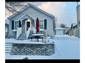 1068 Arundel St in St. Paul, MN - Building Photo