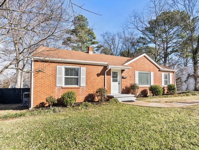 1403 Lowell Dr SE in Huntsville, AL - Building Photo - Building Photo