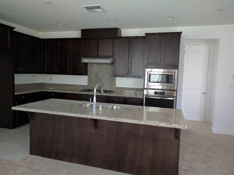 722 Tilton Dr in Hayward, CA - Building Photo