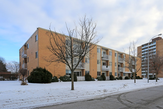 124 Tupper Crescent in Kitchener, ON - Building Photo - Building Photo