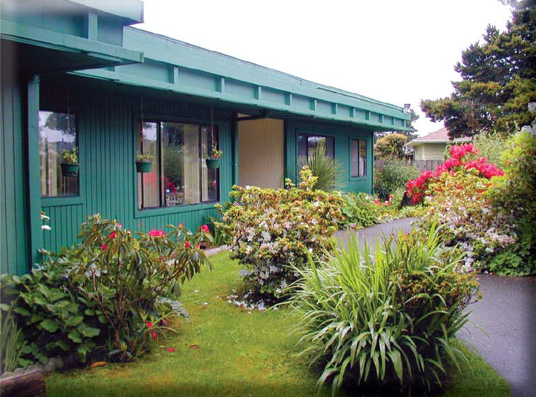 Pine Village Apartments in Bandon, OR - Building Photo