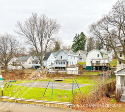 18 Parmenter Ave in Troy, NY - Foto de edificio - Building Photo