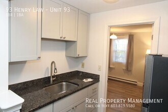 93 Henry Law Ave in Dover, NH - Building Photo - Building Photo