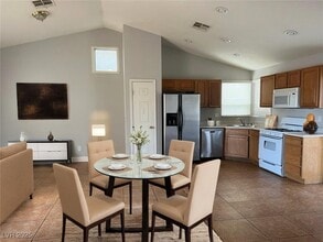 3925 Biddle St in North Las Vegas, NV - Building Photo - Building Photo