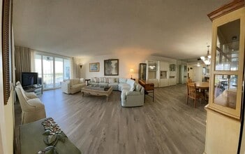 3051 N Course Dr, Unit 807 in Pompano Beach, FL - Foto de edificio - Building Photo