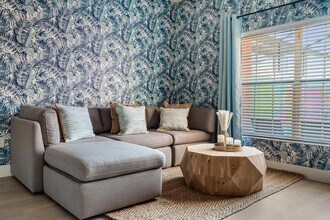 8928 Cuban Palm Rd in Kissimmee, FL - Building Photo - Building Photo