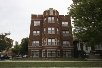 8001 S Bishop St in Chicago, IL - Building Photo - Building Photo