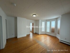 116 Elm St in Bangor, ME - Foto de edificio - Building Photo